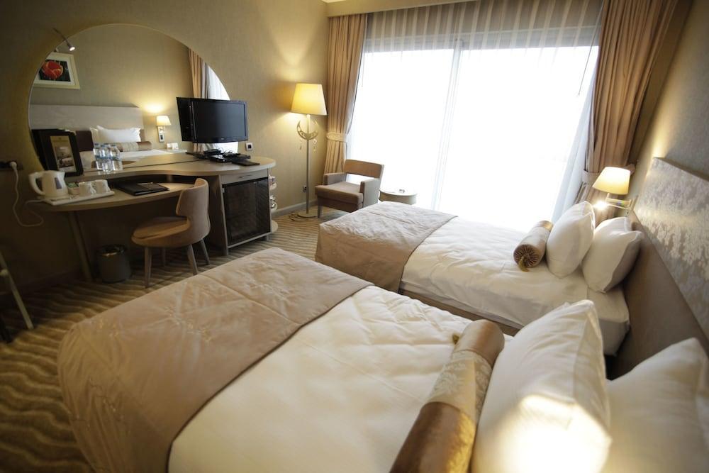 Doubletree By Hilton Istanbul Atasehir Hotel & Conference Centre Extérieur photo