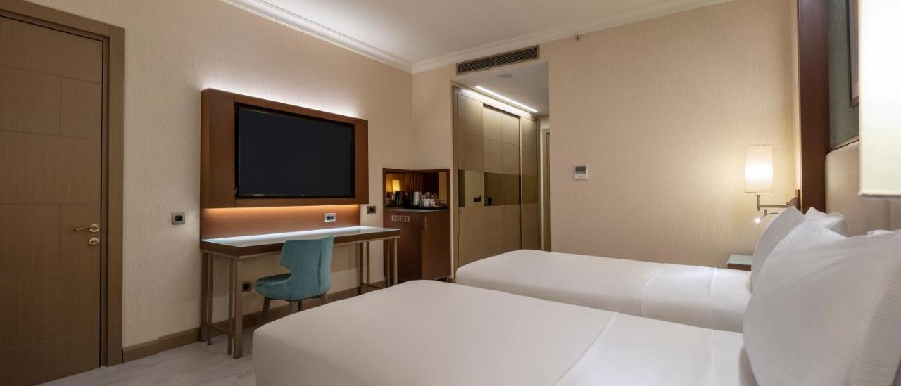 Doubletree By Hilton Istanbul Atasehir Hotel & Conference Centre Extérieur photo