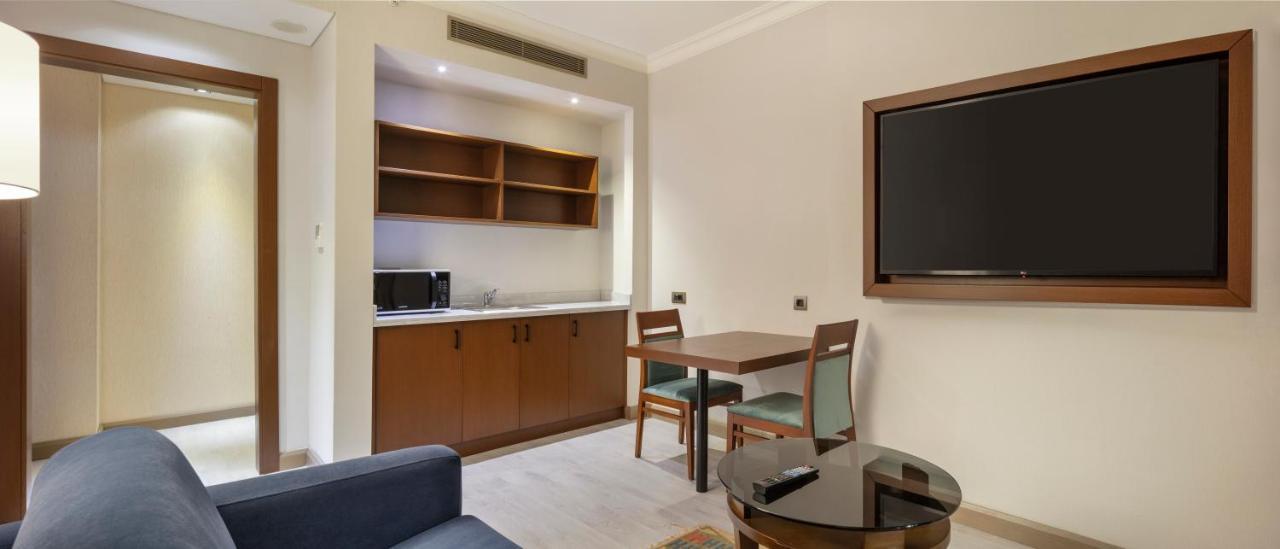 Doubletree By Hilton Istanbul Atasehir Hotel & Conference Centre Extérieur photo