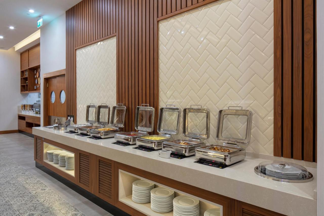 Doubletree By Hilton Istanbul Atasehir Hotel & Conference Centre Extérieur photo